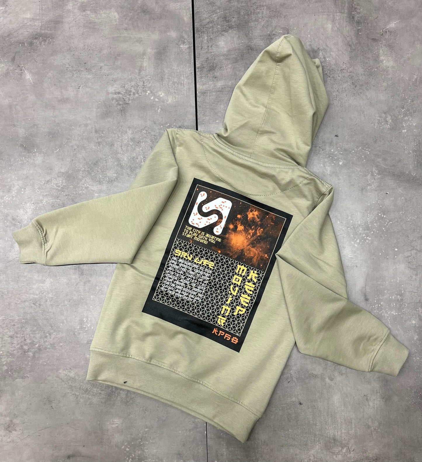 06430 HEEP MOVING pocket boys hoodie 5-8y