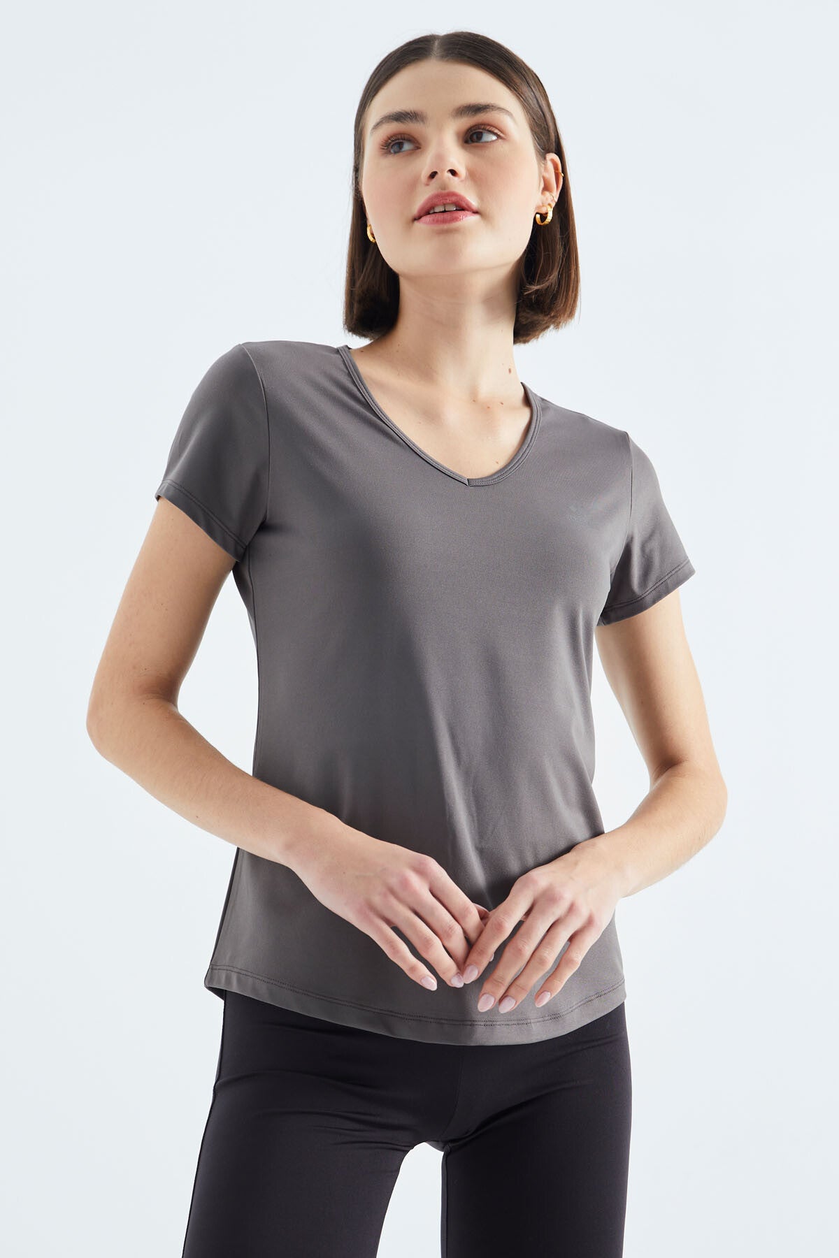97145 BASIC SHORT SLEEVE STANDARD MOLD V-NECK WOMEN'S T-SHIRT