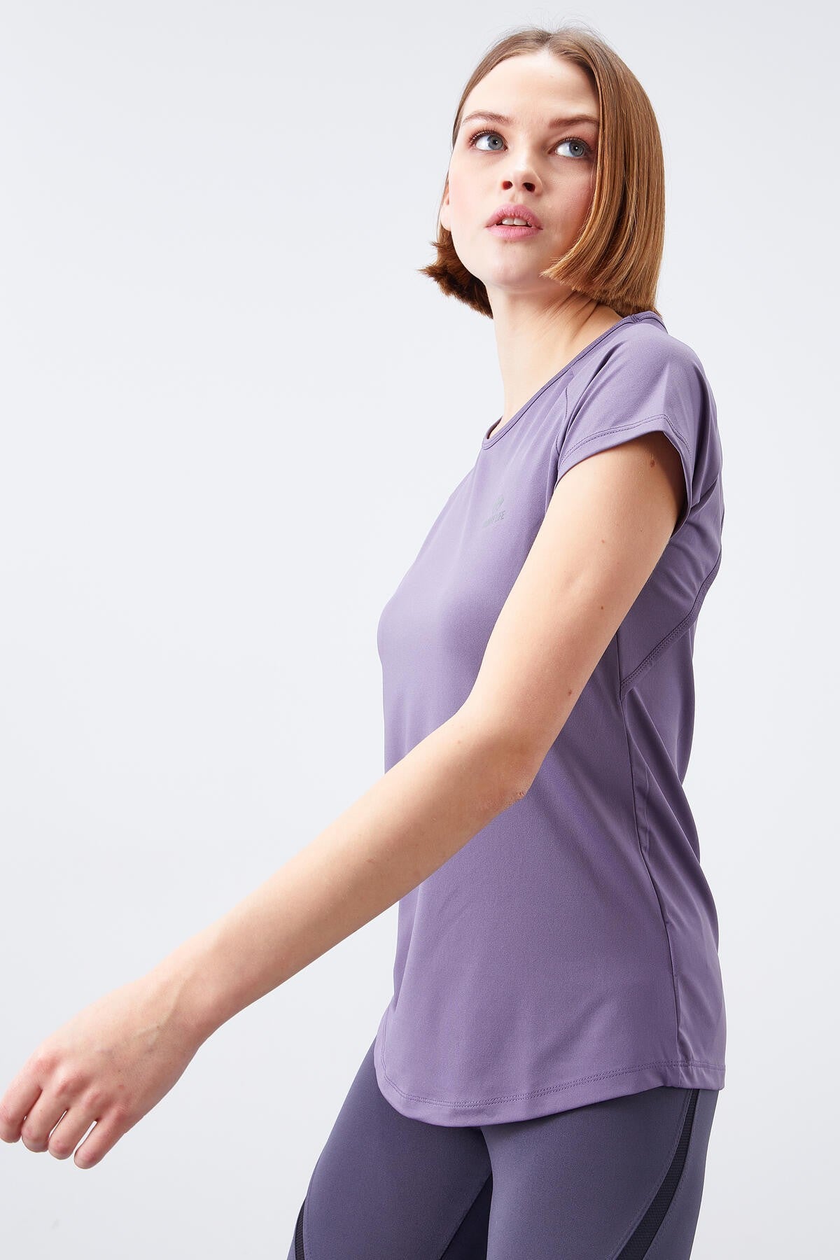 97145 BASIC SHORT SLEEVE STANDARD MOLD V-NECK WOMEN'S T-SHIRT