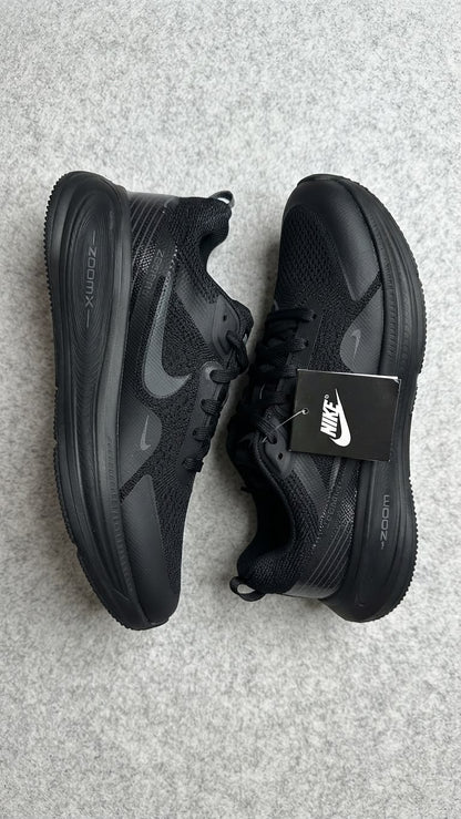912G Nike Vomero 18 ZoomX