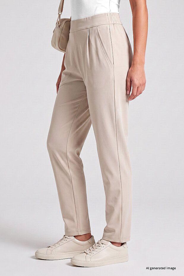 94687 Wmn's Sweatpants with Hidden Pocket Details and Relaxed Fit