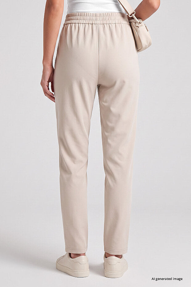 94687 Wmn's Sweatpants with Hidden Pocket Details and Relaxed Fit