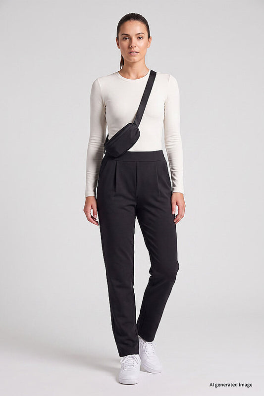 94687 Wmn's Sweatpants with Hidden Pocket Details and Relaxed Fit